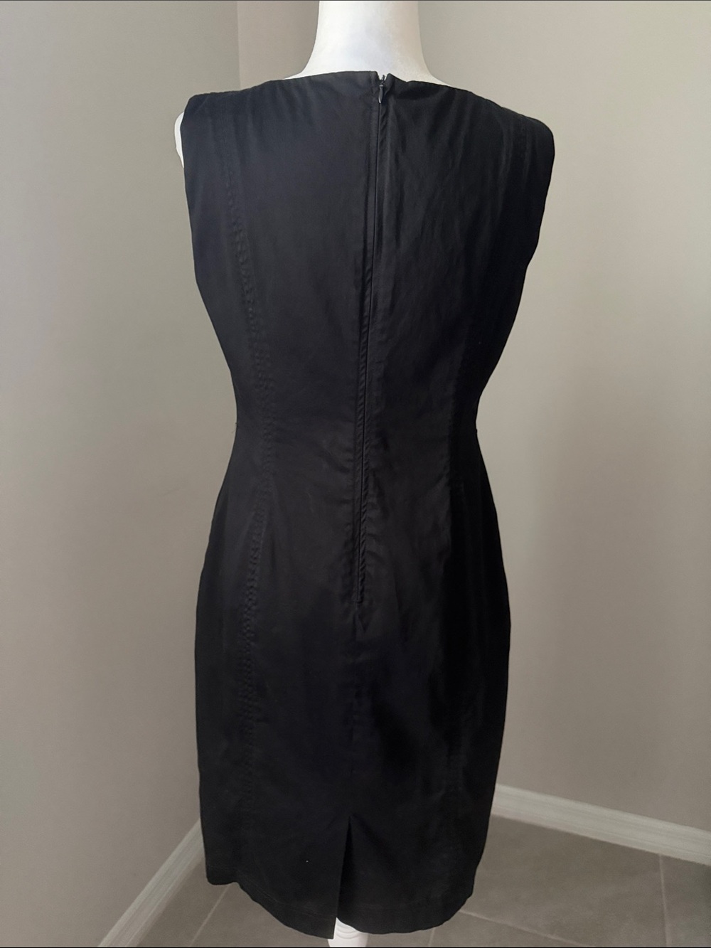 CALVIN KLEIN Black Sleeveless Sheath Dress Zip Pockets Size 6 - Picture 4 of 13